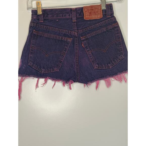 Vintage Levi's Pink Stonewashed Denim Jean Shorts 24 inch waist - Picture 2 of 4